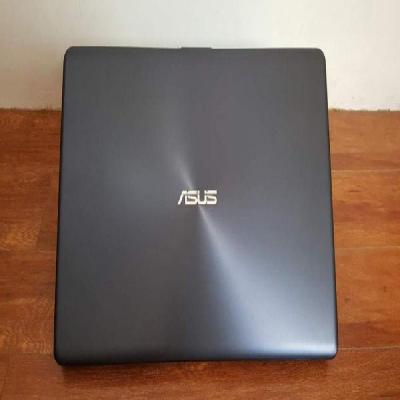 15.6" Asus Laptop
